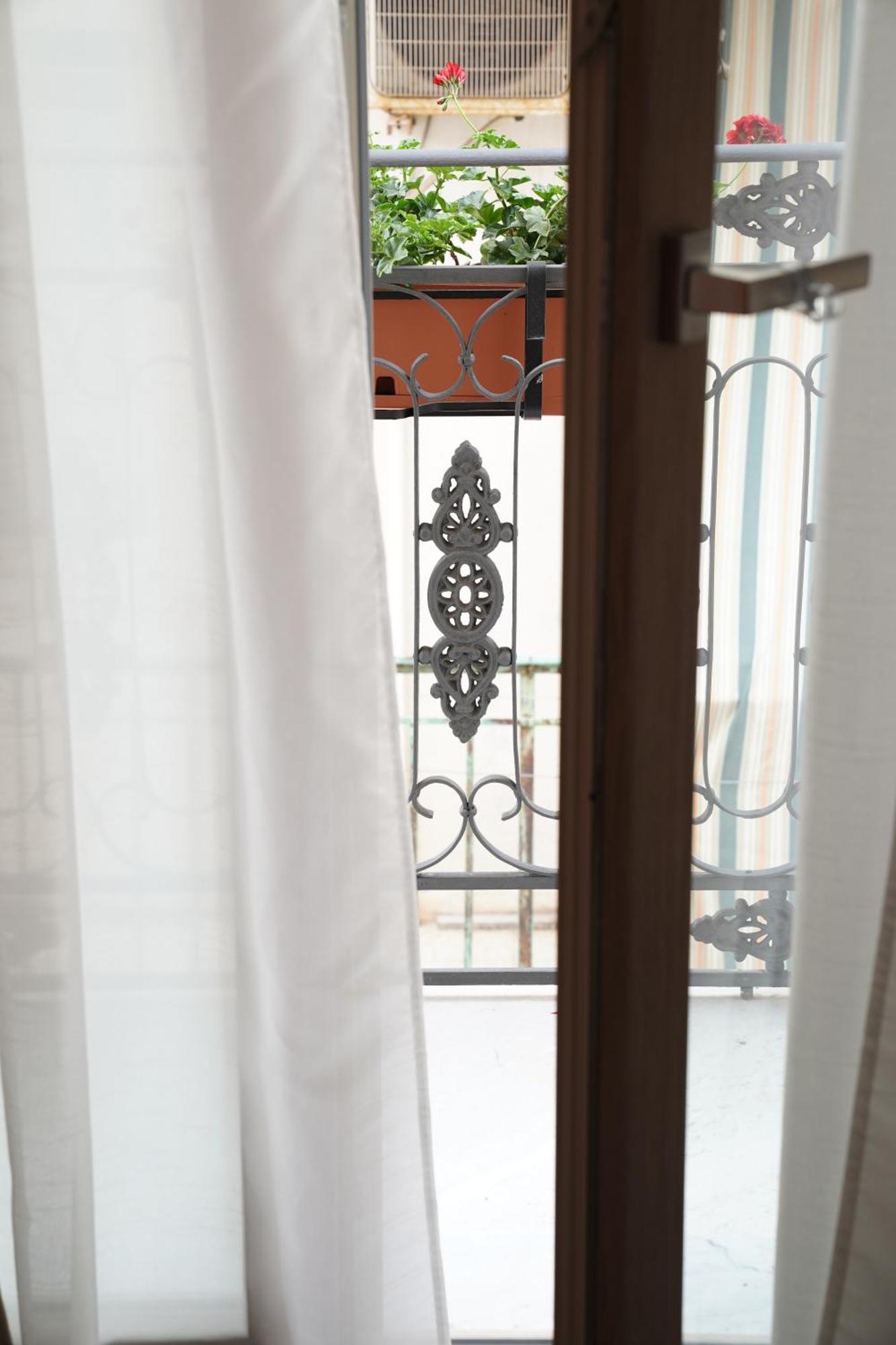 Ducas Rooms And Suite Lascari Exterior photo