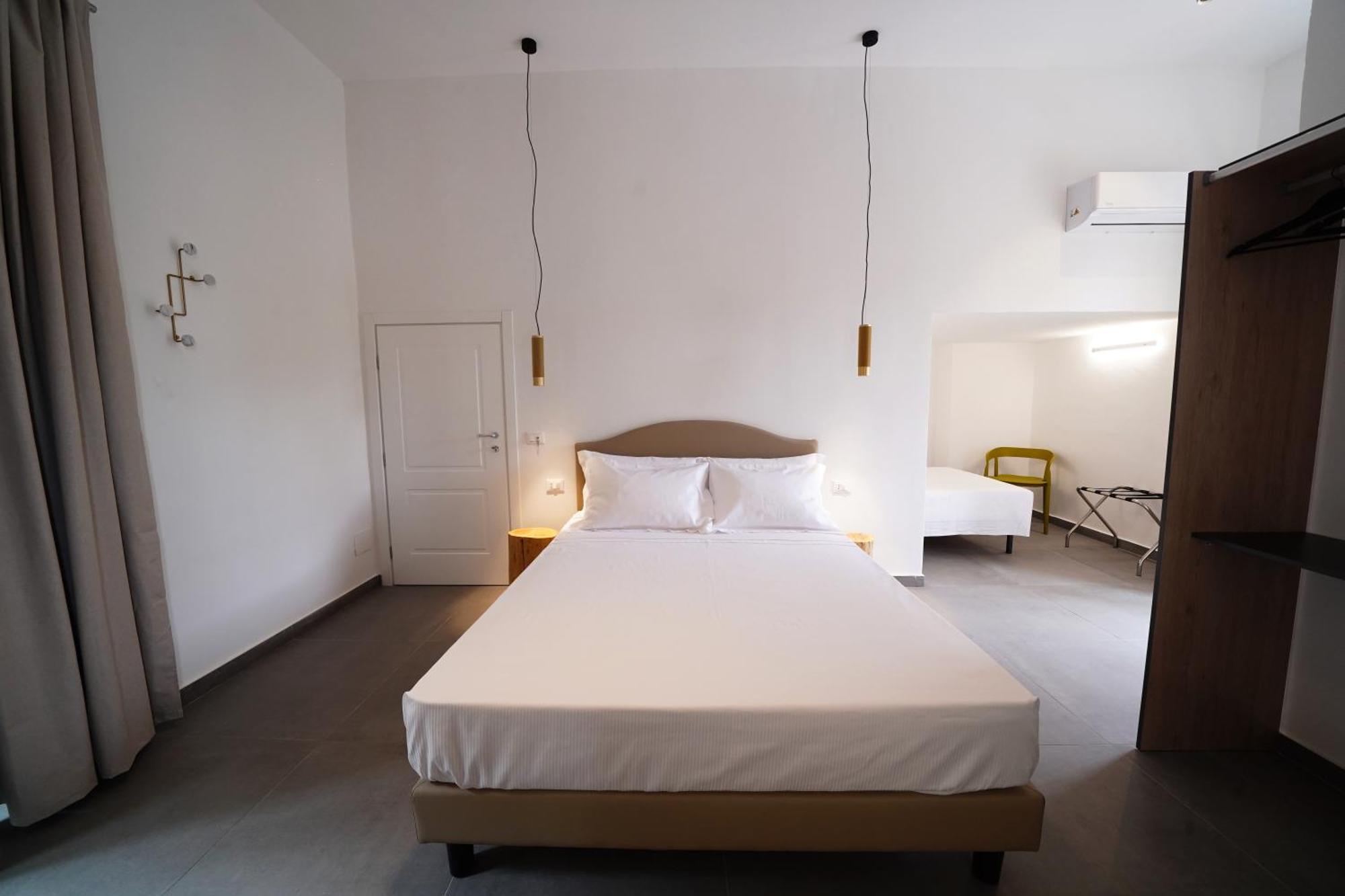 Ducas Rooms And Suite Lascari Exterior photo
